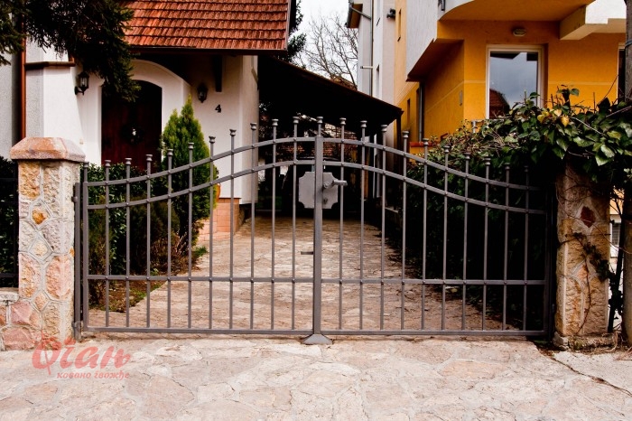 Products, Gates K7-044