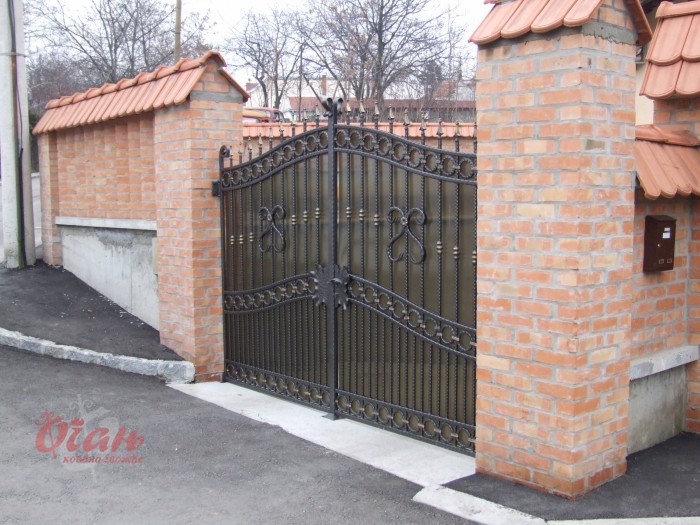 Products, Gates K8-111