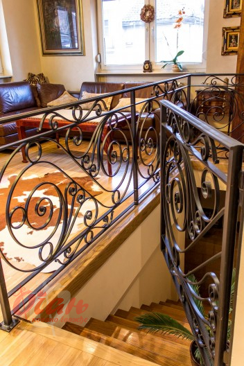 Staircases / S3-002