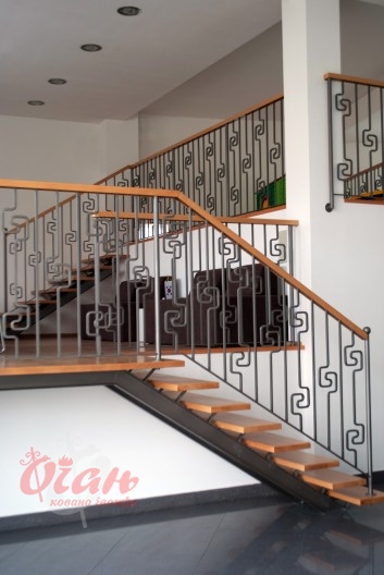 Staircases / S4-007