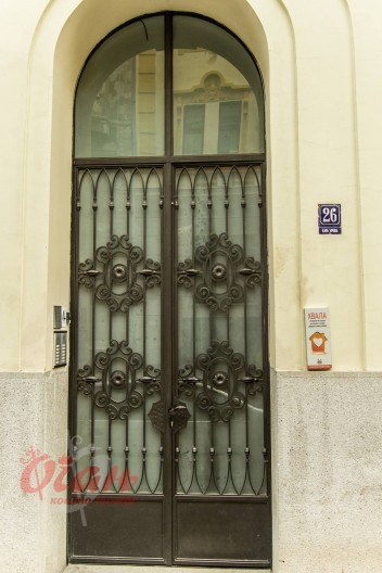 Portes / V2-007